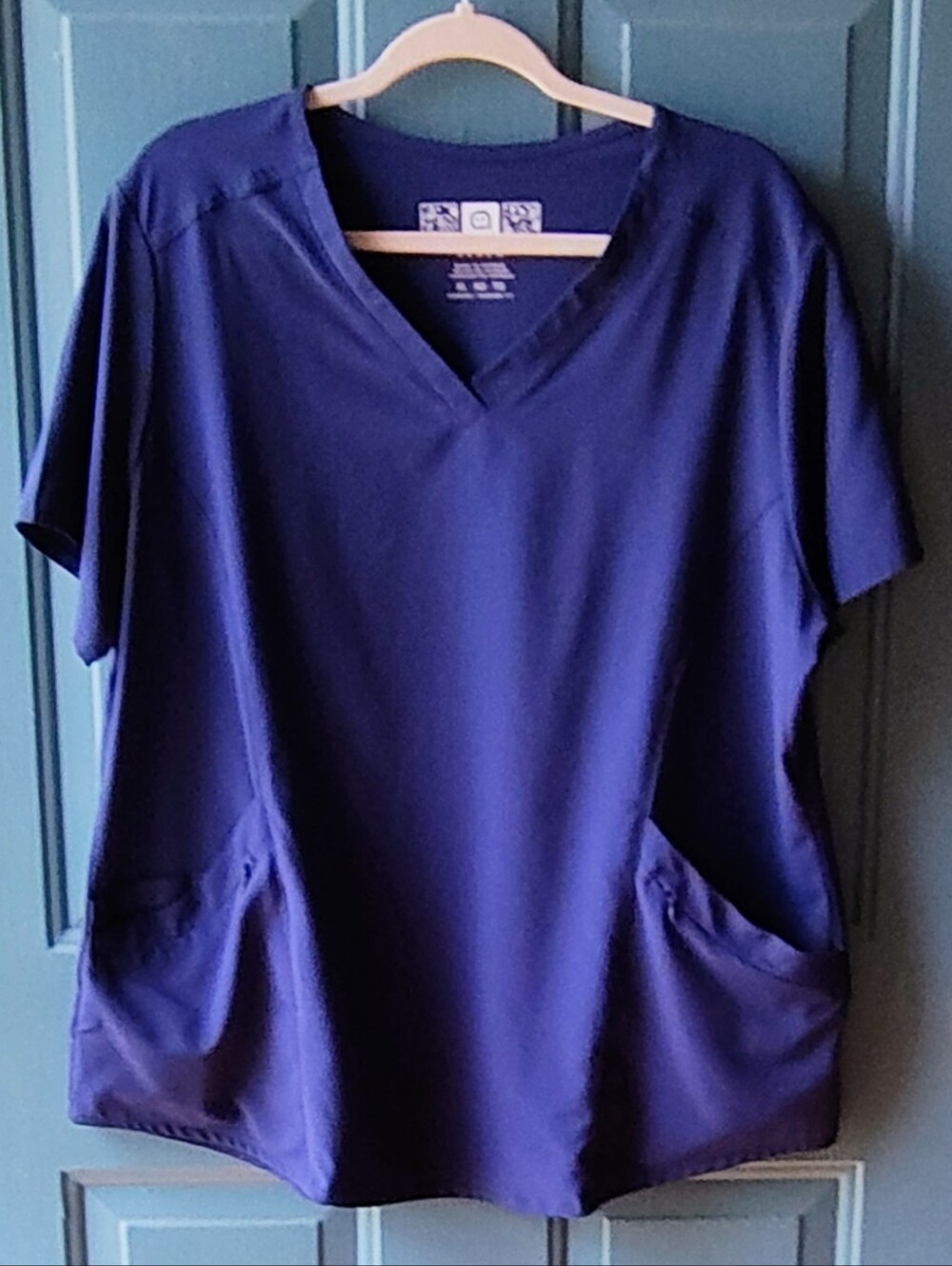 Wonder Wink Renew V-Neck Scrub Top - Navy